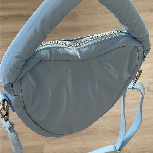 Wild Fable Light Blue Heart Crossbody Bag - Picture 4 of 7